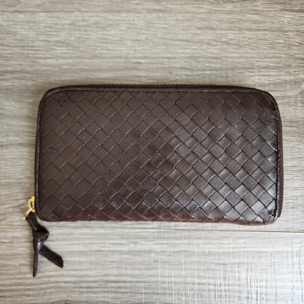CLEAN Bottega Veneta Vintage Intrecciato Zip Around Wallet